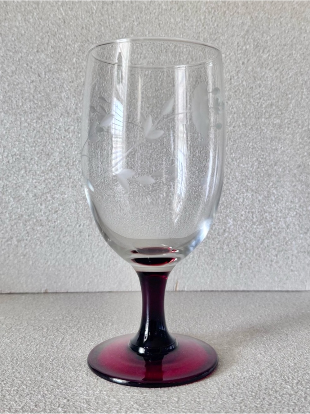 Set of 4 Maroon/Red Stem Iced Tea GOBLETS Princess House Heritage Etched Crystal - Picture 3 of 7